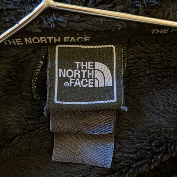 Black North Face girls size large extra fuzzy fleece jacket. - Picture 2 of 3